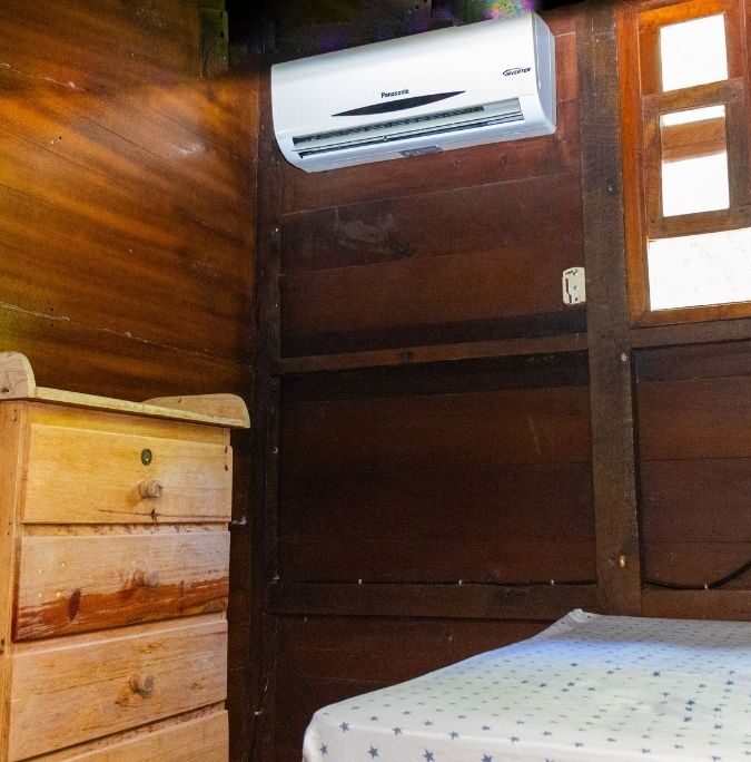 2 single beds room